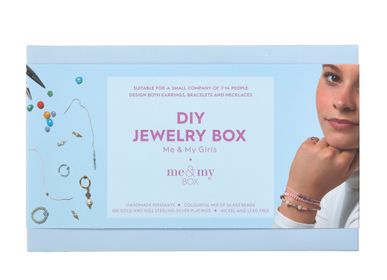 Bijoux - Me & My Girls Box No 11 - Pour une petite entreprise de 7 à 14 créateurs. - ME & MY BOX