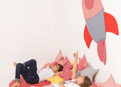 Objets de décoration - Pippo la fusée folle — STOFFAMICO - Décoration murale textile - MISCIMU'                               AMICI DI STOFFA