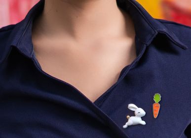 Gifts - Bunny & Carrot Pin - METALMORPHOSE