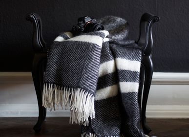Throw blankets - Gotland Stripe black, throw in 100 % Gotland wool  - KLIPPAN YLLEFABRIK AB