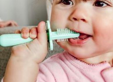 Bath accessories for children - Ergonomic double-sided toothbrush for babies 6 months - BABIREVA