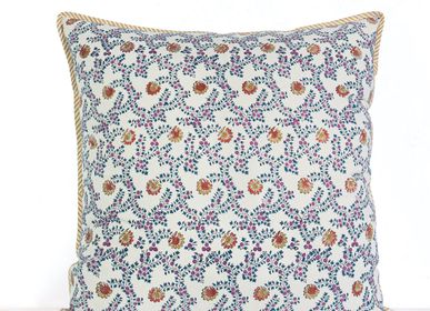 Fabric cushions -  ANIMA - CUSHION OFFWHITE - JAMINI BY USHA BORA