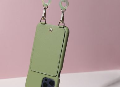 Autres objets connectés  - LOU CASE - Un étui en cuir pour téléphone portable avec pochette et des attaches métalliques dorées pour bandoulière - LOUVINI PARIS