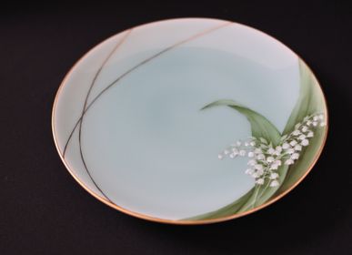 Ceramic - Hand painted Japanese celadon plate with lily of the valley motif - YUKO KIKUCHI