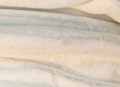 Comforters and pillows - plaid Seal flair brown - fake fur blanket - DECKENKUNST MANUFAKTUR GERMANY