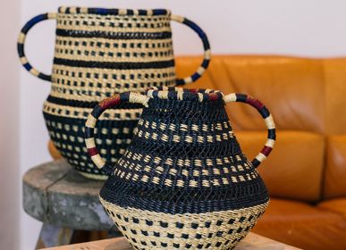 Decorative objects - HAND ON HIP woven pot - dots - GOLDEN EDITIONS