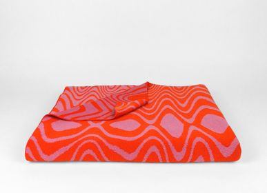 Throw blankets - KVP - Textile Design - MOIRE - Knitted blanket - KVP - TEXTILE DESIGN