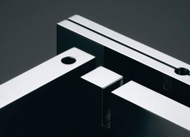 Stationery - PRIMARIO Vestige Paperweight & Penstand - METROCS