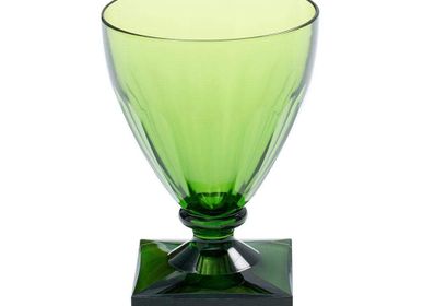 Stemware - Acrylic 8.5oz Wine Goblet in Emerald - 1 Each - CASPARI