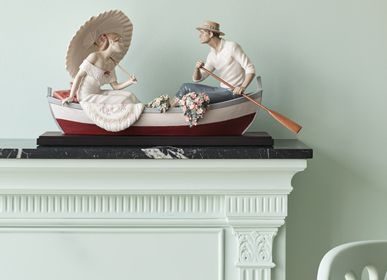 Sculptures, statuettes and miniatures - Romance on the Lake - Lladró Handmade Porcelain - LLADRÓ
