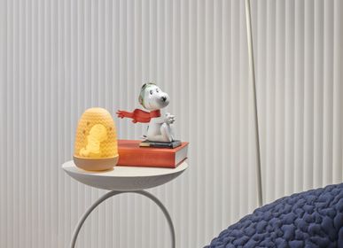 Lampes sans fil  - Lampe à dôme Snoopy™ - Lumière et parfum en porcelaine faits main Lladró - LLADRÓ