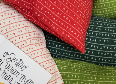 Fabric cushions - Housse de coussin 100% lin 30x50 - Motif ARRASTA PÉ couleur ROUGE - SABIÁ DESIGN