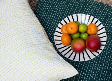 Fabric cushions - Housse de coussin 100% lin 80x80 - Motif ARRASTA PÉ couleur vert AMAZÔNIA - SABIÁ DESIGN