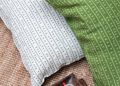 Fabric cushions - Housse de coussin 100% lin 80x80cm - Motif ARRASTA PÉ couleur vert ABACATE - SABIÁ DESIGN