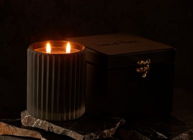 Cadeaux - Bougie de soja de luxe parfumée au tabac et au cuir - LEONE DI FIUME
