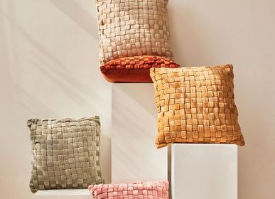 Coussins textile - Checked Hand Woven Velvet Square Cushion, 18x18 - CASA AMAROSA