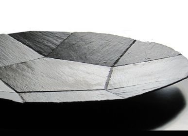 Trays - Large round dish in natural slate, Diam.66 cm - LE TRÈFLE BLEU