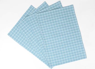 Couettes et oreillers  - Checkered Sky Cotton Placemats (set of 4), 18.5 X 13 inch - CASA AMAROSA