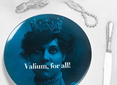 Decorative objects - Porcelain Plate “Valium, for all!” - LOOL