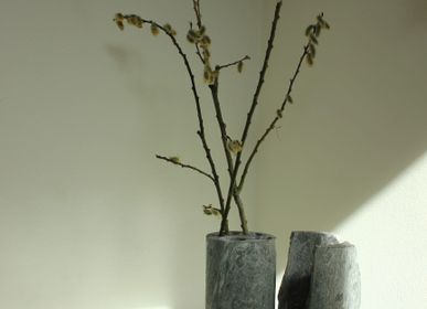 Unique pieces - ERRANTI | abbraccio |  vase - PIETRE TROVANTI
