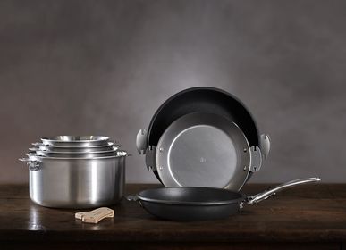Plats et saladiers - LOQY, batterie de cuisine amovible - DE BUYER