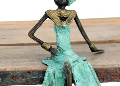Gifts - Little women sitting - BRONZES D'AFRIQUE