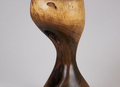 Pièces uniques - Logniture, tabouret sculptural unique en bois massif, table d'appoint, table de nuit, piédestal, design contemporain original - LOGNITURE