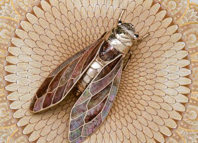 Decorative objects - Mother-of-pearl cicada box - WILD BY MOSAIC