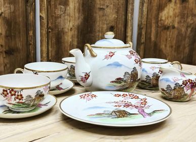 Decorative objects - Old porcelain set - Japanese hand painted - PAGODA INTERNATIONAL
