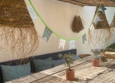 Objets de décoration - Guirlande de fanion en tissu upcyclé - LA FÉE L'A FAIT