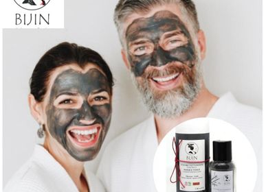 Cadeaux - Poudre nettoyante et masque visage 2 en 1 au charbon actif Takesumi - BIJIN