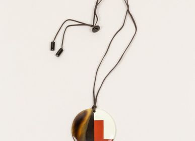 Jewelry - Round pendant in buffalo hoof and lacquer - L'INDOCHINEUR PARIS HANOI