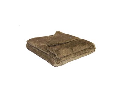 Comforters and pillows - Wolf brown - Faux fur blanket - DECKENKUNST MANUFAKTUR GERMANY