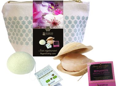 Cadeaux - TROUSSE CADEAU BIEN-ÊTRE KONJAC ET AYURVÉDA - SOIN RÉGÉNÉRANT - KARAWAN AUTHENTIC