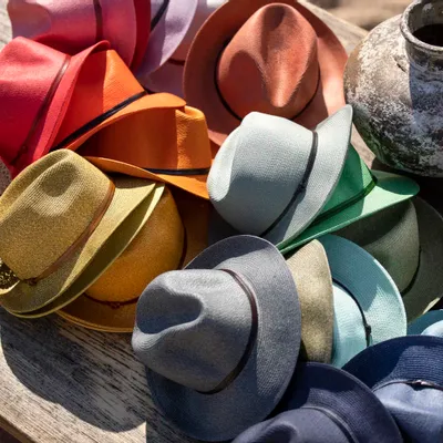 Hats - PLAITED PAPER HAT leather strop - TRAVAUX EN COURS...