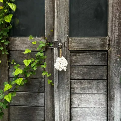 Decorative objects - The Kai Shell Keychain - White - BAZAR BIZAR LIVING