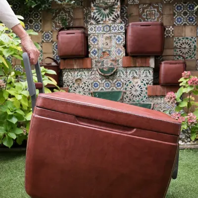 Barbecues - Coolbox on wheels covered in leather - SOL & LUNA