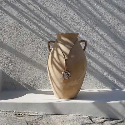 Decorative objects - The Door Shell Cowrie Tassel - Natural - BAZAR BIZAR LIVING