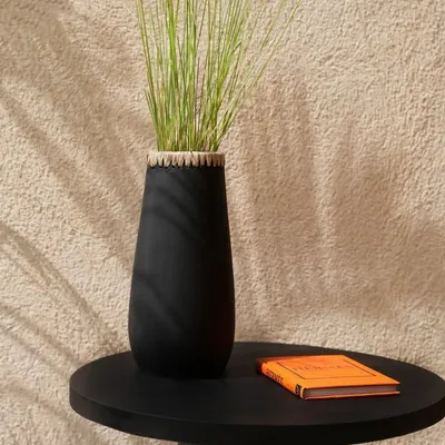Vases - The Sneaky Vase - Black Natural - L - BAZAR BIZAR LIVING