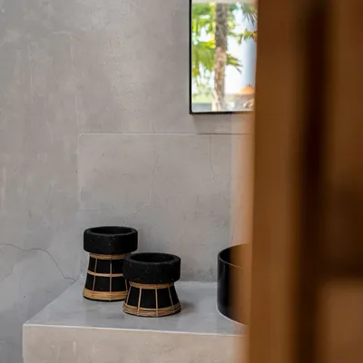 Bougeoirs et photophores  - Bougeoir The Serene, noir naturel, taille S - BAZAR BIZAR LIVING