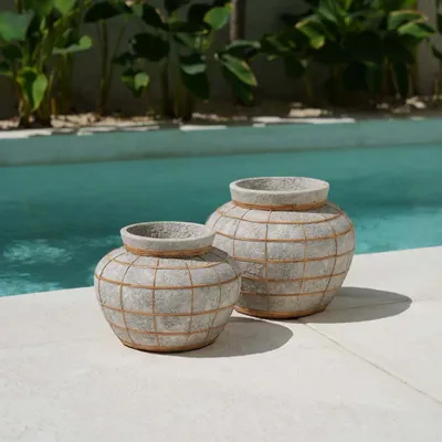 Vases - Le Vase Belly - Béton Naturel - L - BAZAR BIZAR LIVING