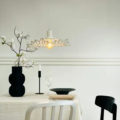 Hanging lights - Flora Pearl white Pendant Small - DYBERG LARSEN