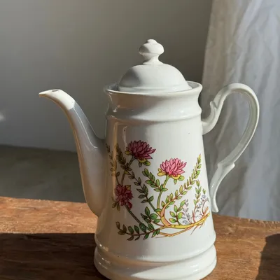 Accessoires thé et café - Théière à motifs de fleurs roses stylisées marque Fabriqué en Corée H23 - OFFICE OBJETS