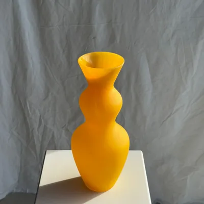Vases - Vase moderne en verre jaune vintage opalin H:30cm - OFFICE OBJETS