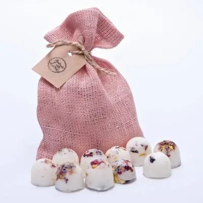 Bougies - Fondants de cire naturelle parfumés dans un sachet en lin de 10 pièces, Champagne et roses, blanc - BEAUTY SCENTS CANDLES