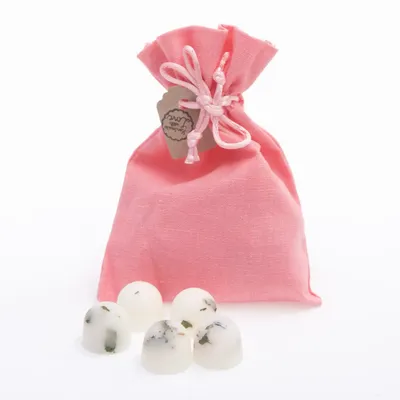 Candles - Scented Natural Wax Melts in Linen Bag of 10 each, Mango, grey bag - BEAUTY SCENTS CANDLES