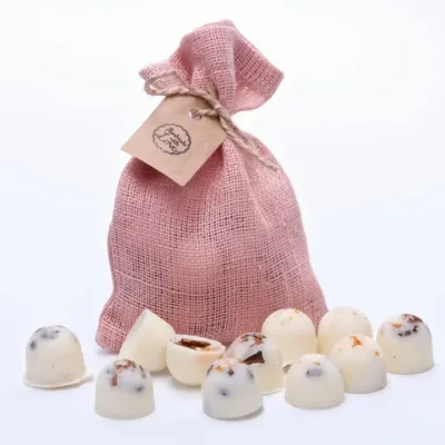 Bougies - Fondants de cire naturelle parfumés dans un sachet en lin de 10 chacun, orange et cannelle, sac blanc - BEAUTY SCENTS CANDLES