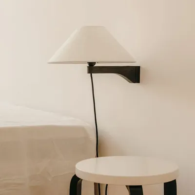 Wall lamps - CLASICA wall lamp Mélis pine wood with natural or black finish - LUXCAMBRA