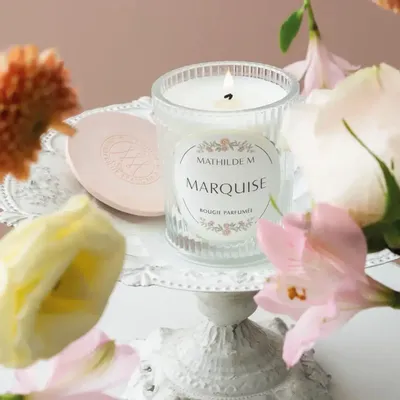 Bougies - Bougie parfumée Les Intemporelles en Fleurs 145 g - Fruits des Bois - MATHILDE M.