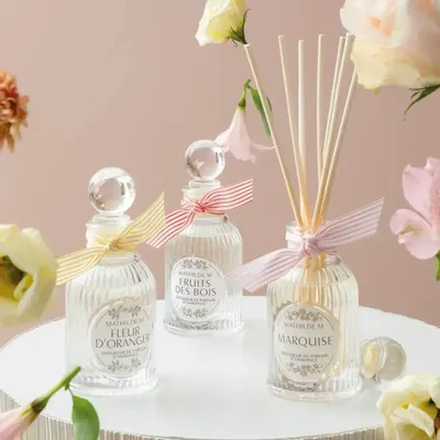 Diffuseurs de parfums - Diffuseur de parfum d'ambiance Les Intemporelles en Fleurs 90 ml Fruits des Bois - MATHILDE M.